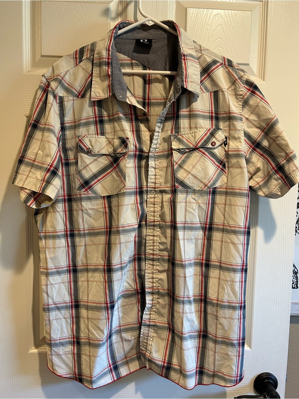Oakley Men's Short-Sleeve Plaid Button-Down Shirt - Beige/Red/Blue